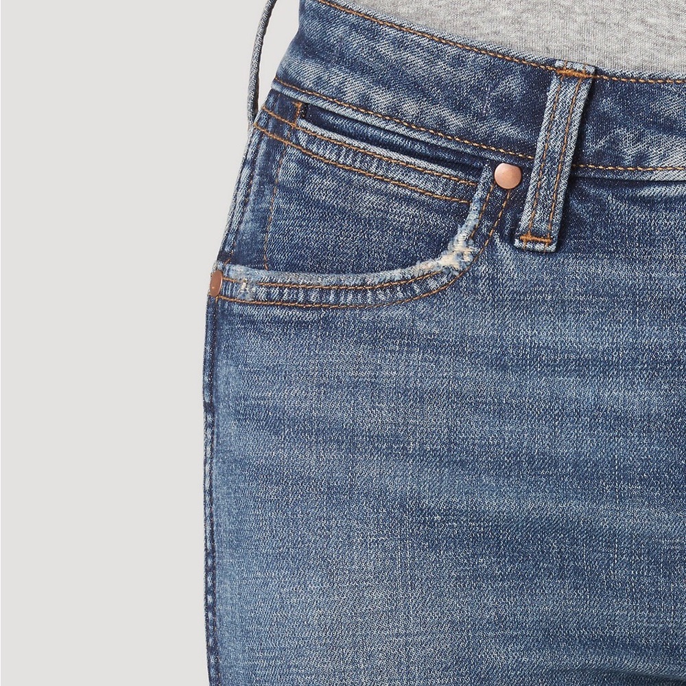 Wrangler Retro Premium Jean High Rise Trumpet Flare in Paige - Picture 4 of 7